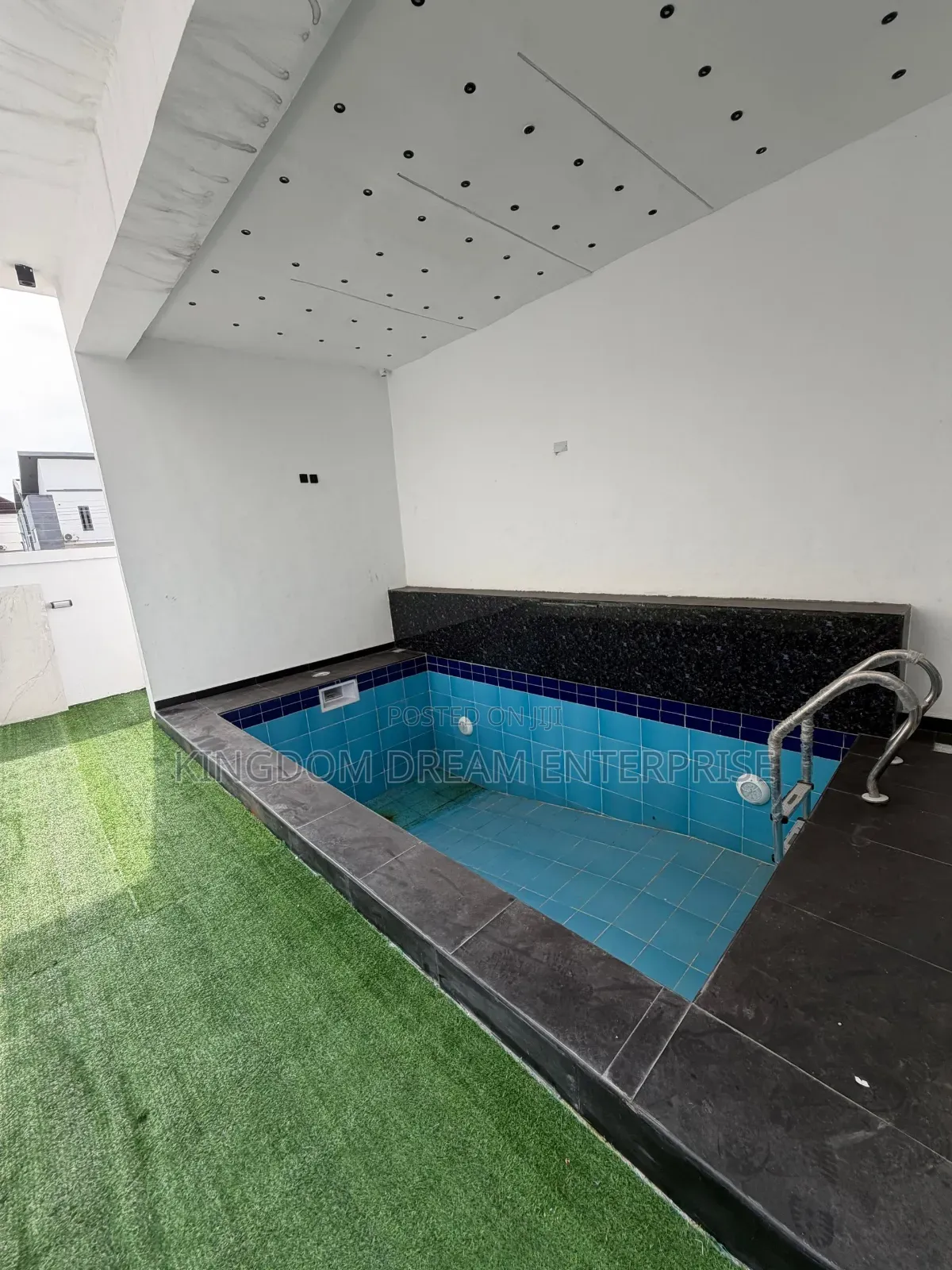 5bdrm Duplex in Chevron Drive Lekki for sale in Chevron