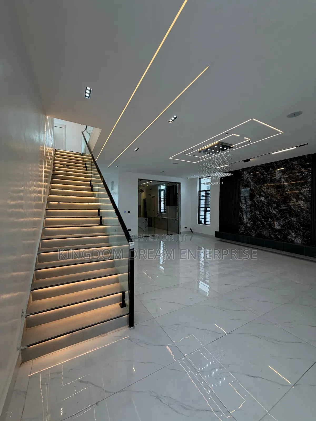 5bdrm Duplex in Chevron Drive Lekki for sale in Chevron