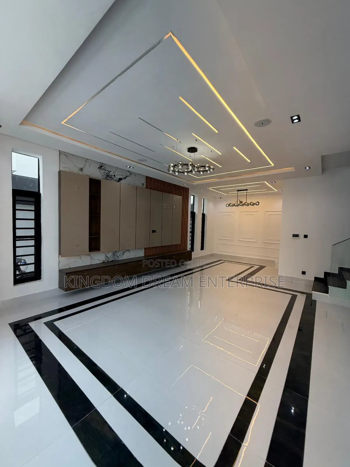 5bdrm Duplex in Chevron Drive Lekki for sale in Chevron