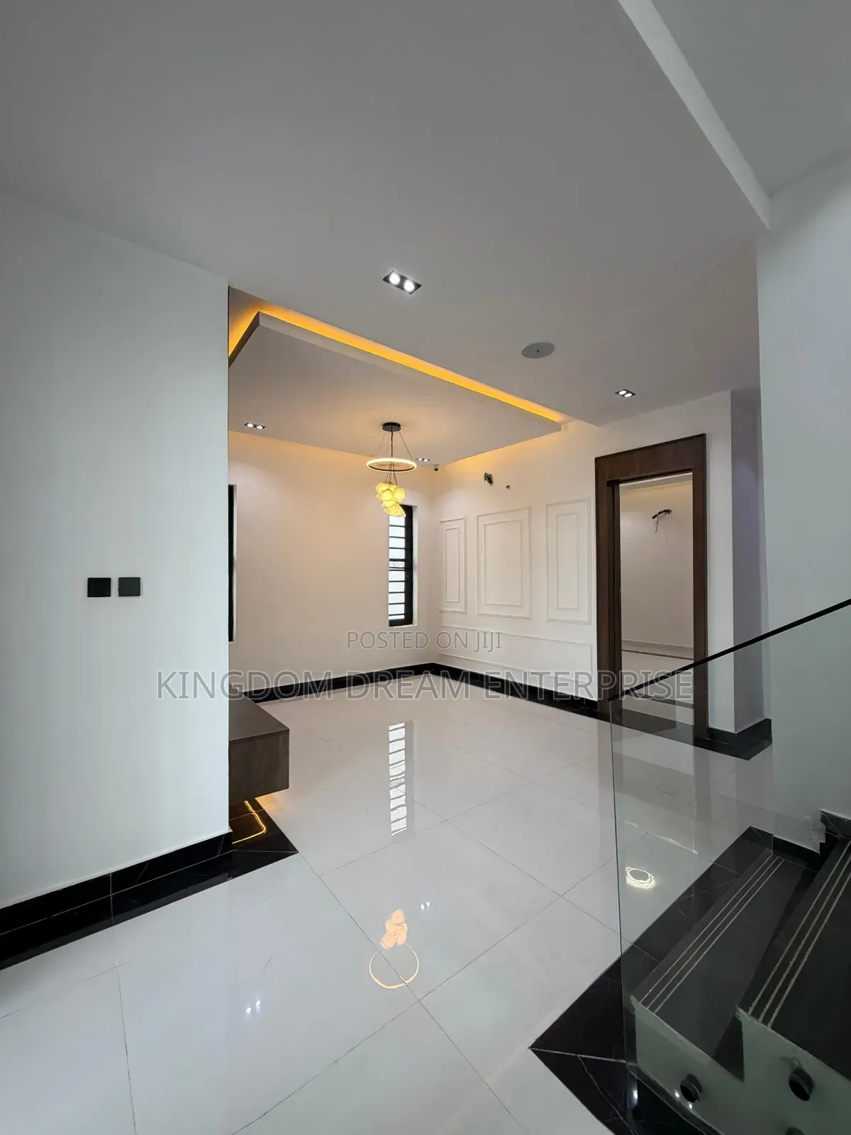 5bdrm Duplex in Chevron Drive Lekki for sale in Chevron