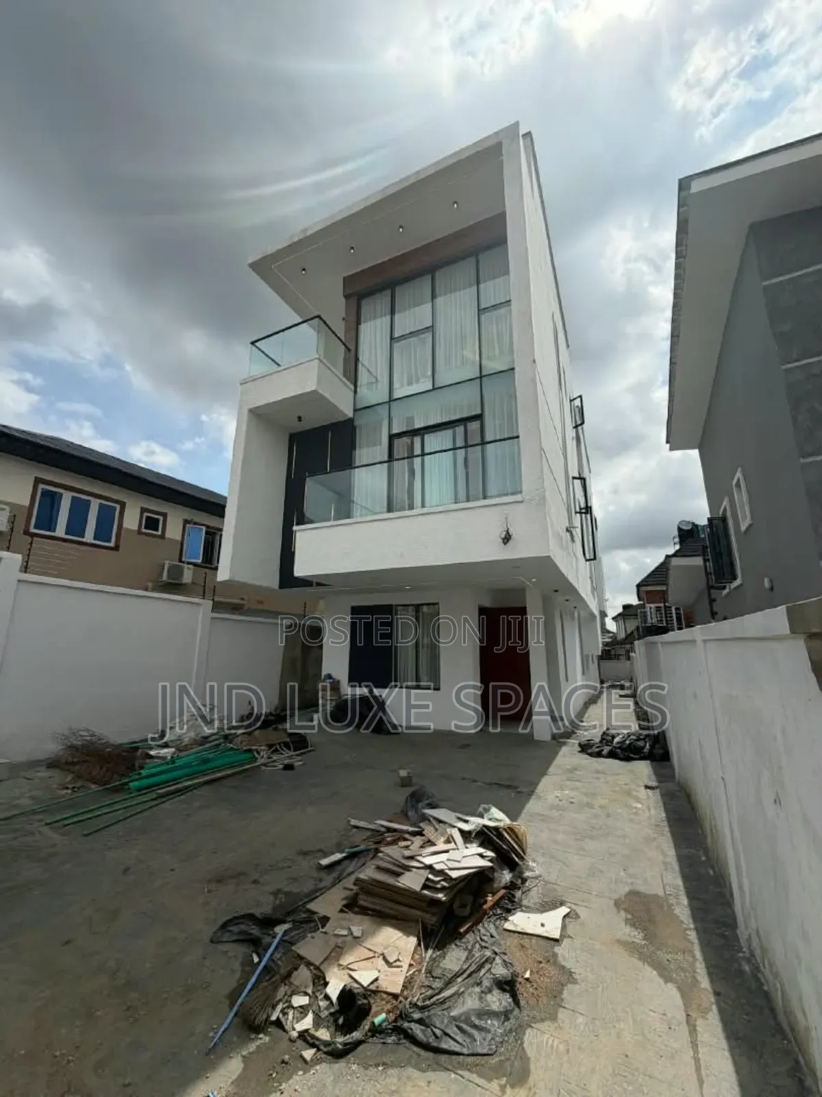 5bdrm Duplex in Magodo Isheri for sale in Magodo Isheri