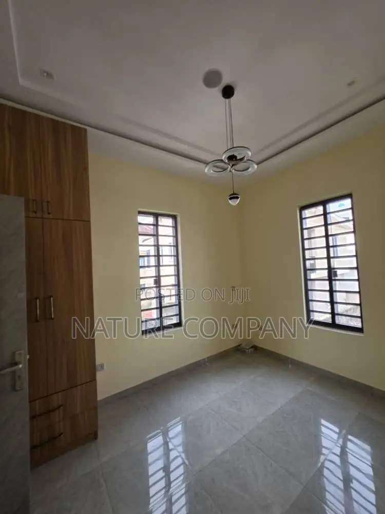 5bdrm Duplex in Omole Phase 2 for rent in Omole Phase 2
