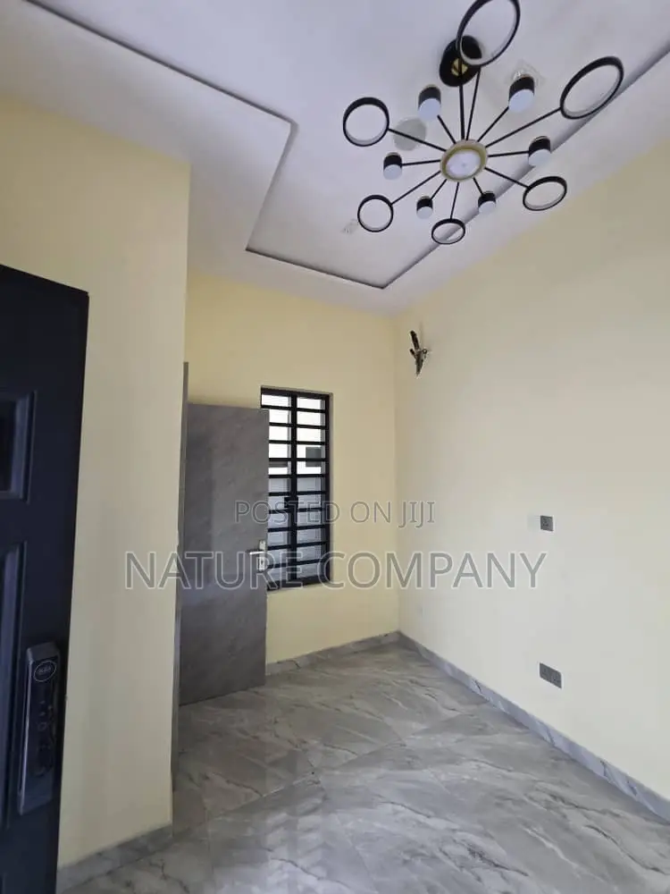 5bdrm Duplex in Omole Phase 2 for rent in Omole Phase 2