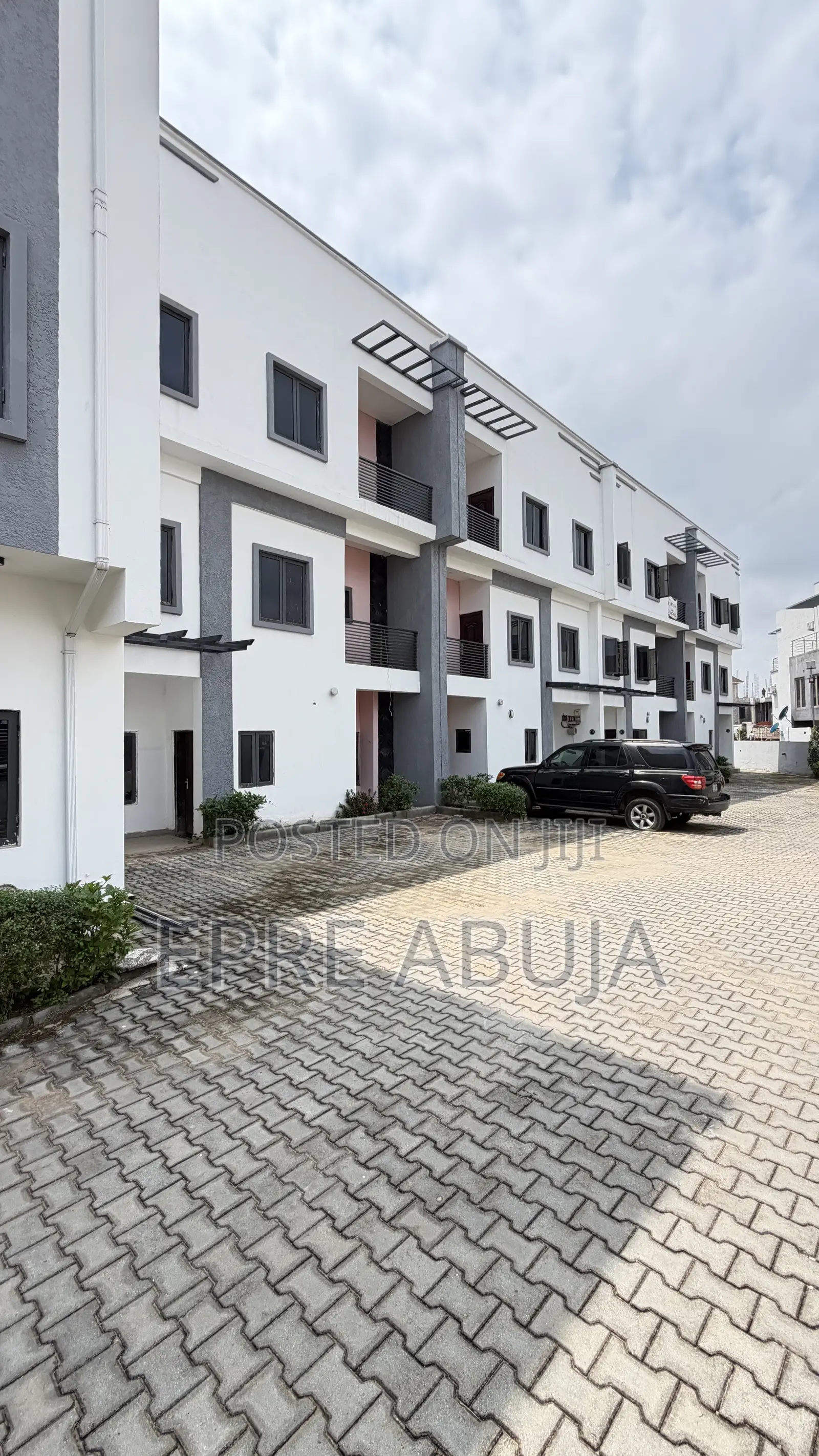 4bdrm Townhouse/Terrace in Durumi for sale in Durumi