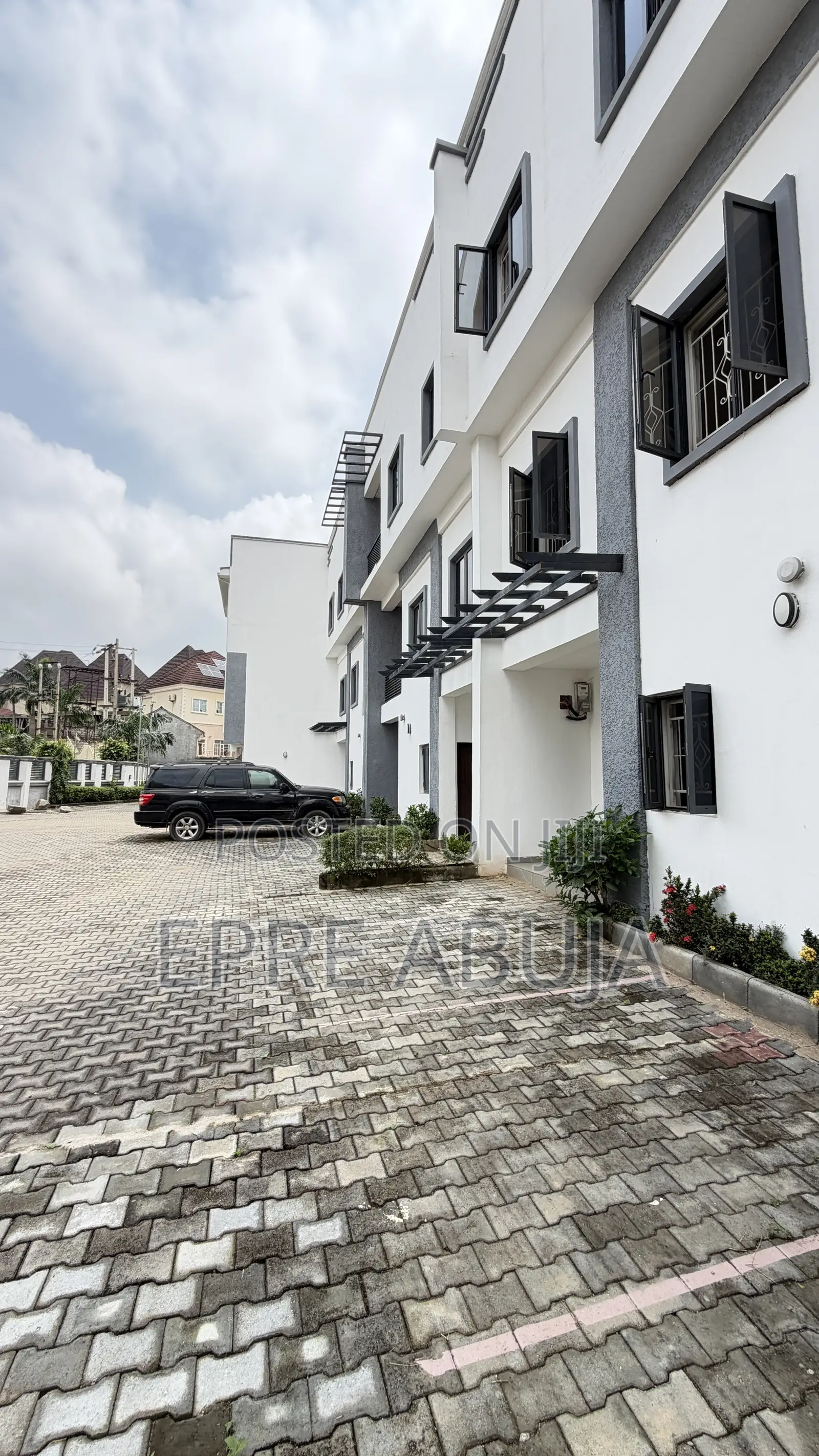 4bdrm Townhouse/Terrace in Durumi for sale in Durumi