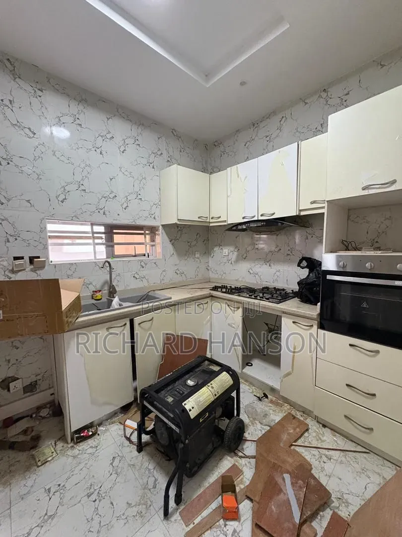 1bdrm Shared Apartment in Orchid, Chevron for rent in Chevron