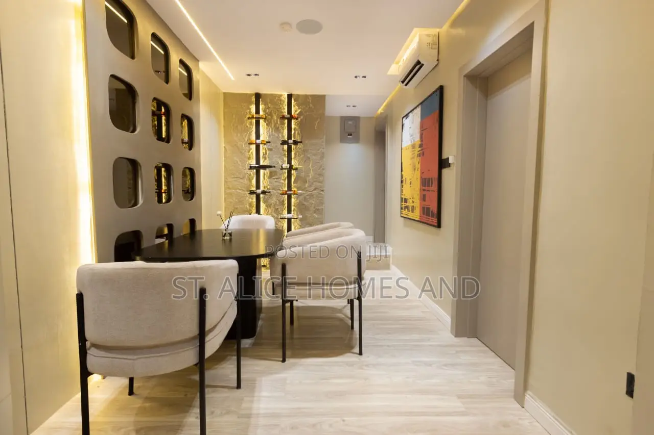 Thelook Coosy 2 Bedroom Apartment With Washing Machine and PS5 in Omole Phase 1