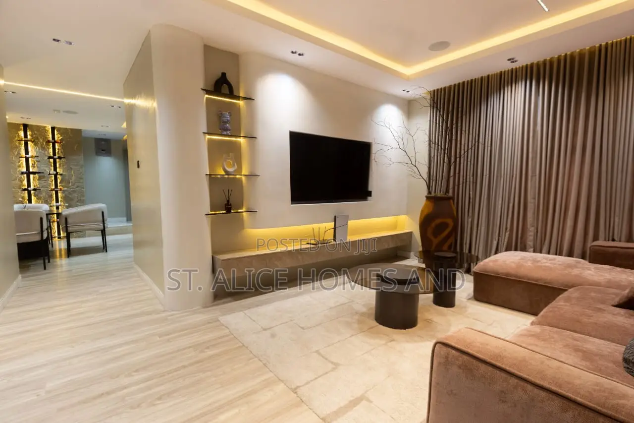 Thelook Coosy 2 Bedroom Apartment With Washing Machine and PS5 in Omole Phase 1