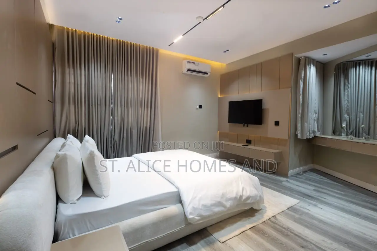 Thelook Wabsab 2 Bedroom Apartment With Washing Machine and PS5 in Omole Phase 1