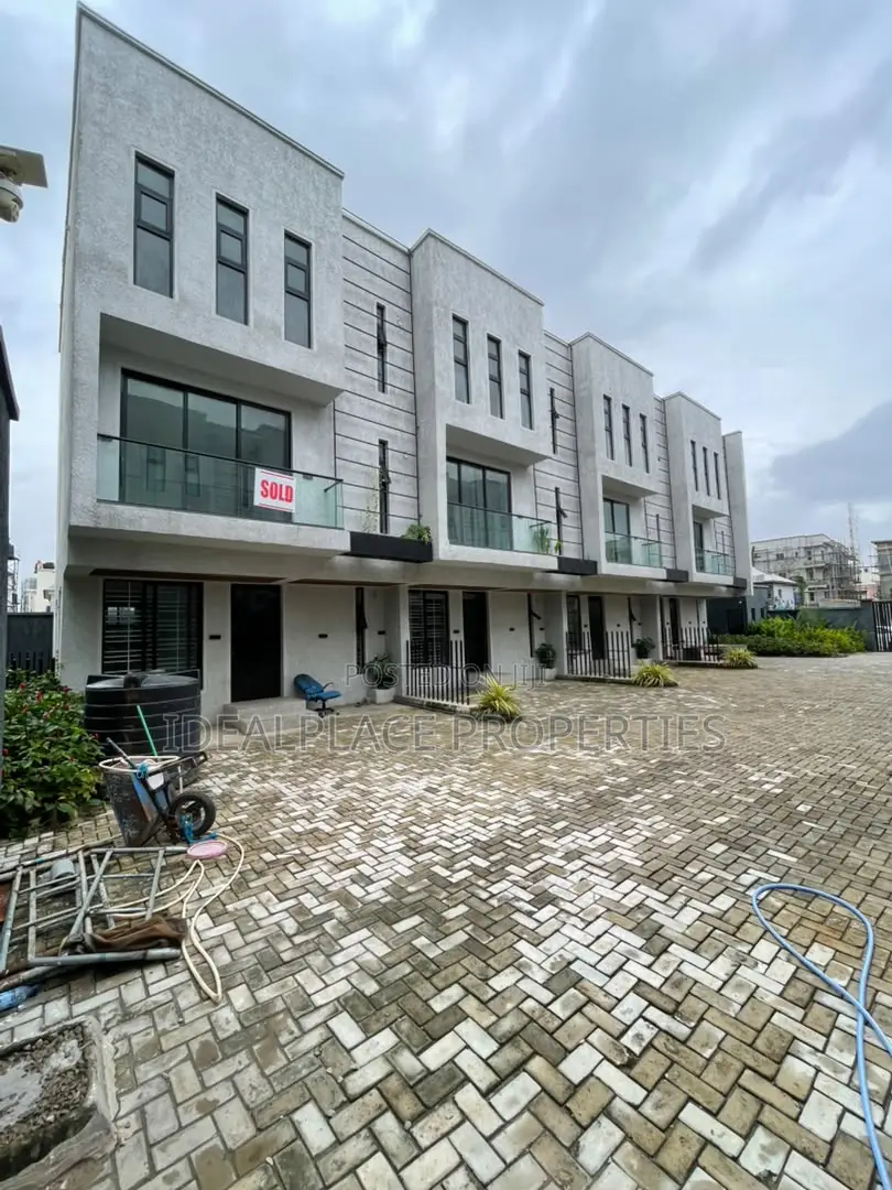 4bdrm Townhouse/Terrace in Ikate for sale in Ikate