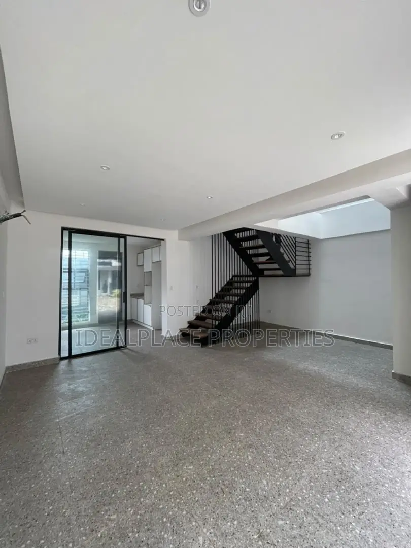 4bdrm Townhouse/Terrace in Ikate for sale in Ikate