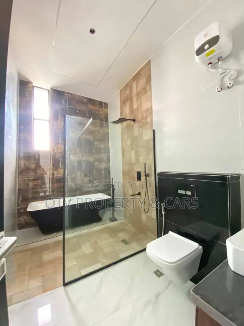 4bdrm Duplex in Lekki Expressway for sale in Lekki Expressway