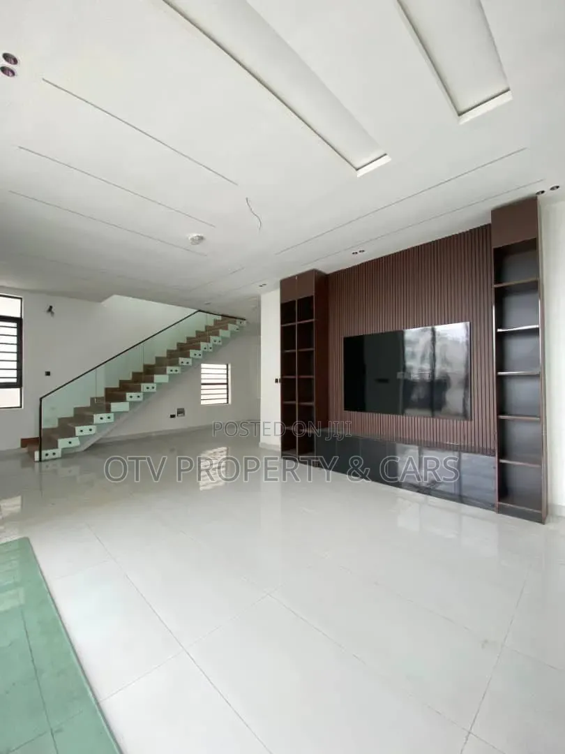 4bdrm Duplex in Lekki Expressway for sale in Lekki Expressway