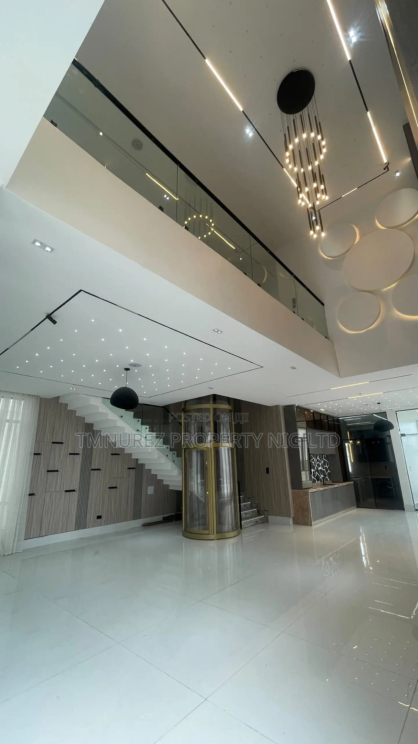 6bdrm Duplex in Chevron for sale in Chevron