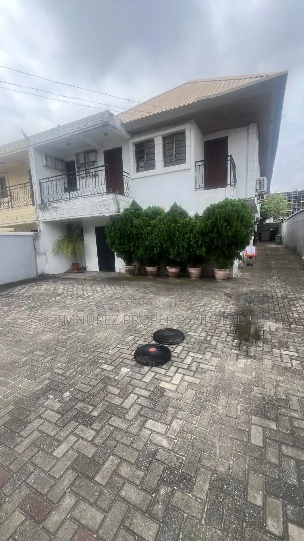 7 Bedrooms Duplex for Rent in Lekki Phase 1