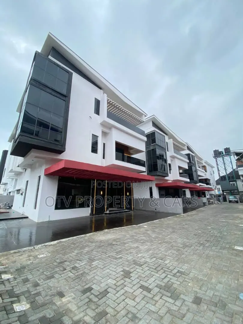 5bdrm Duplex in Ologolo for sale in Ologolo