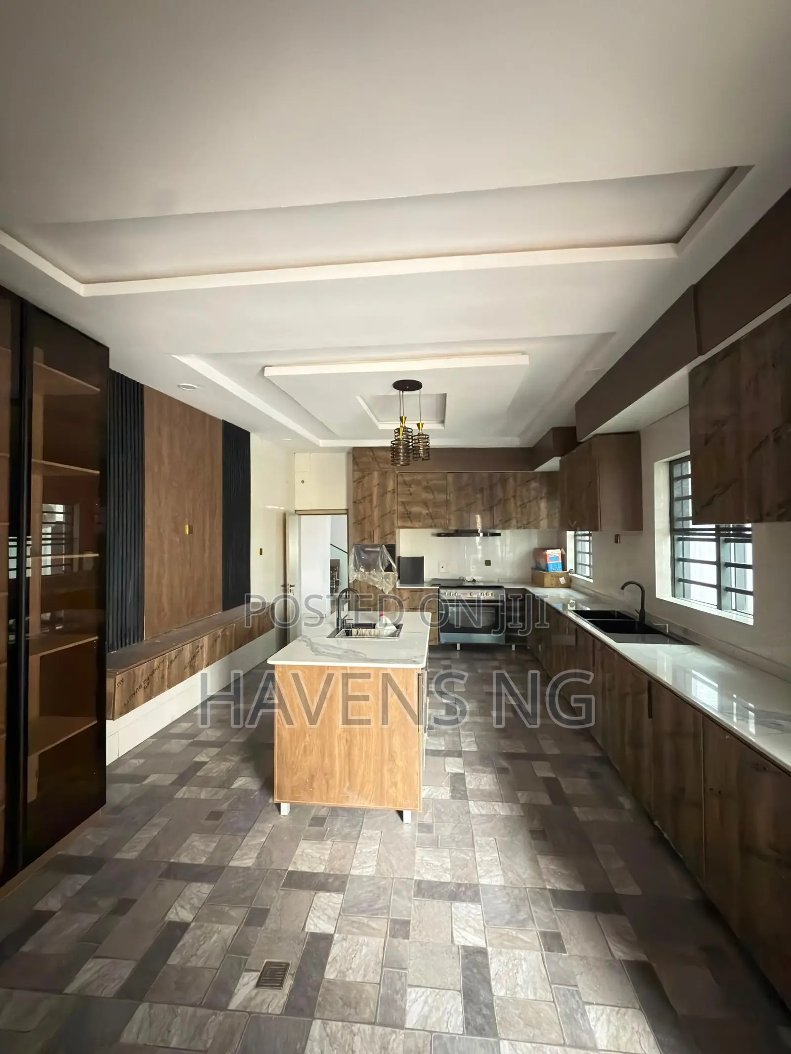 4bdrm Duplex in Basorun for sale in Basorun