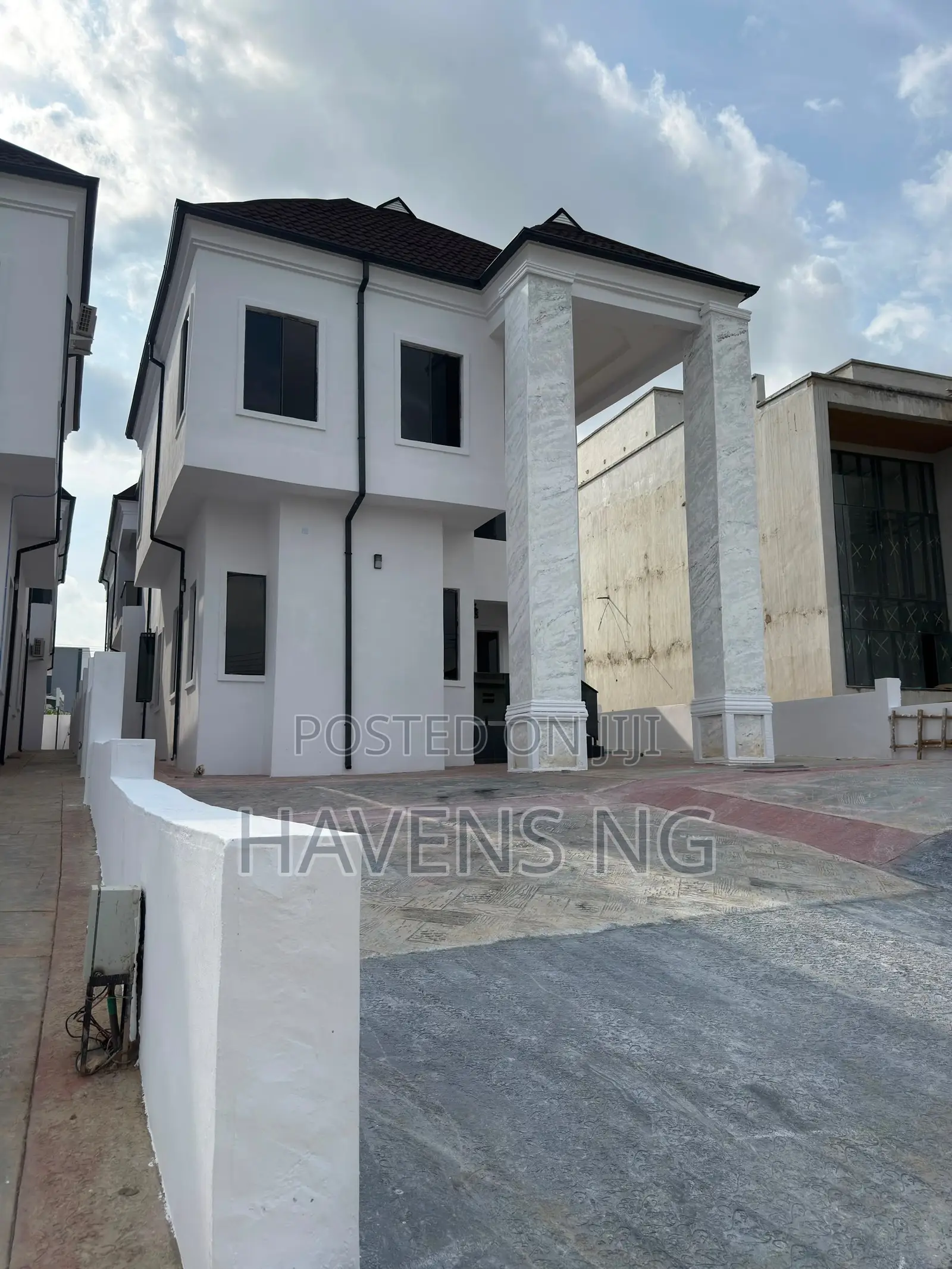 4bdrm Duplex in Basorun for sale in Basorun