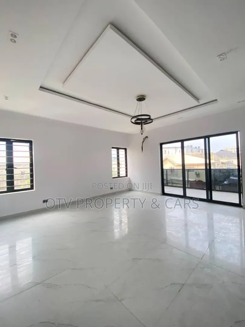 5bdrm Duplex in Ologolo for sale in Ologolo