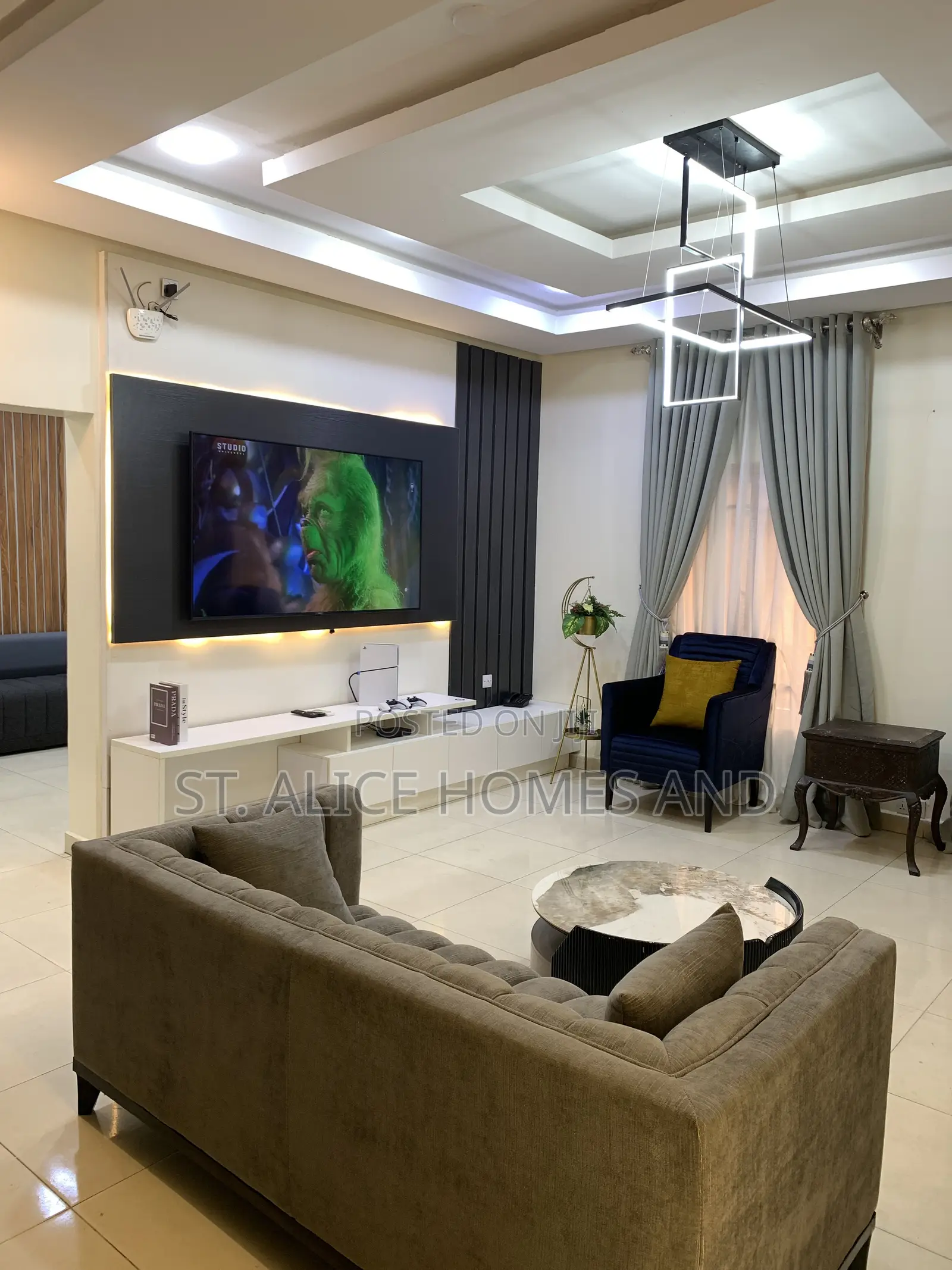 TheKreebs 5 Bedroom Deluxe Apartment With Swimming Pool in Bodija