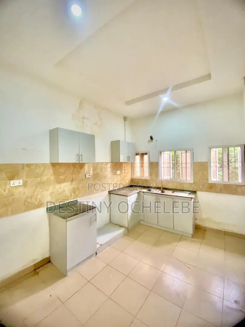 4bdrm Duplex in Guzape for sale in Guzape District