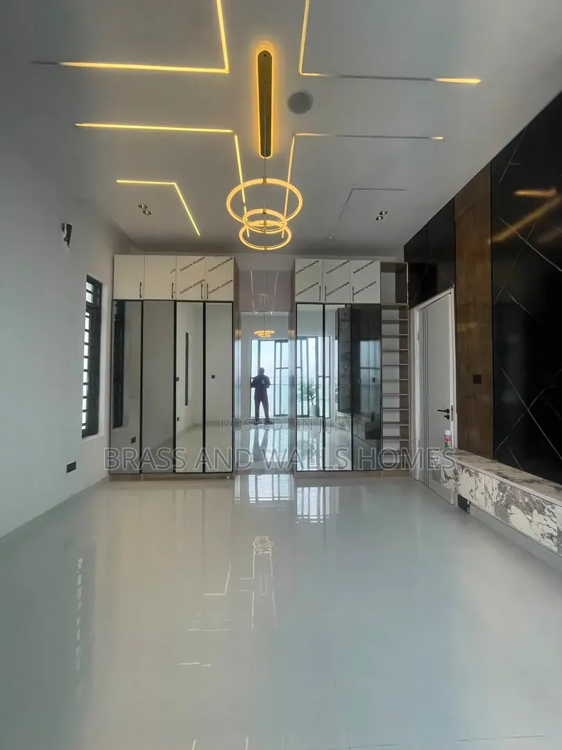 Furnished 4bdrm Duplex in Sangotedo for sale in Sangotedo