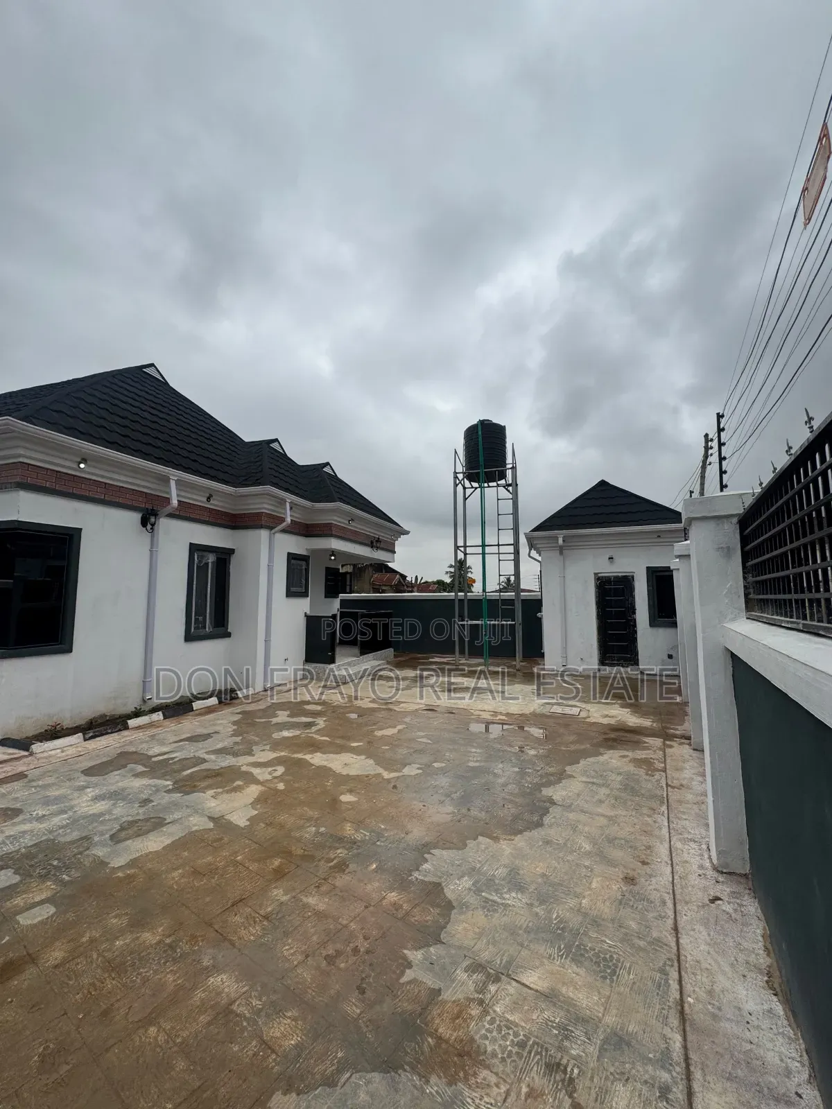 4bdrm Bungalow in Ile Tuntun Idishin for sale in Idishin