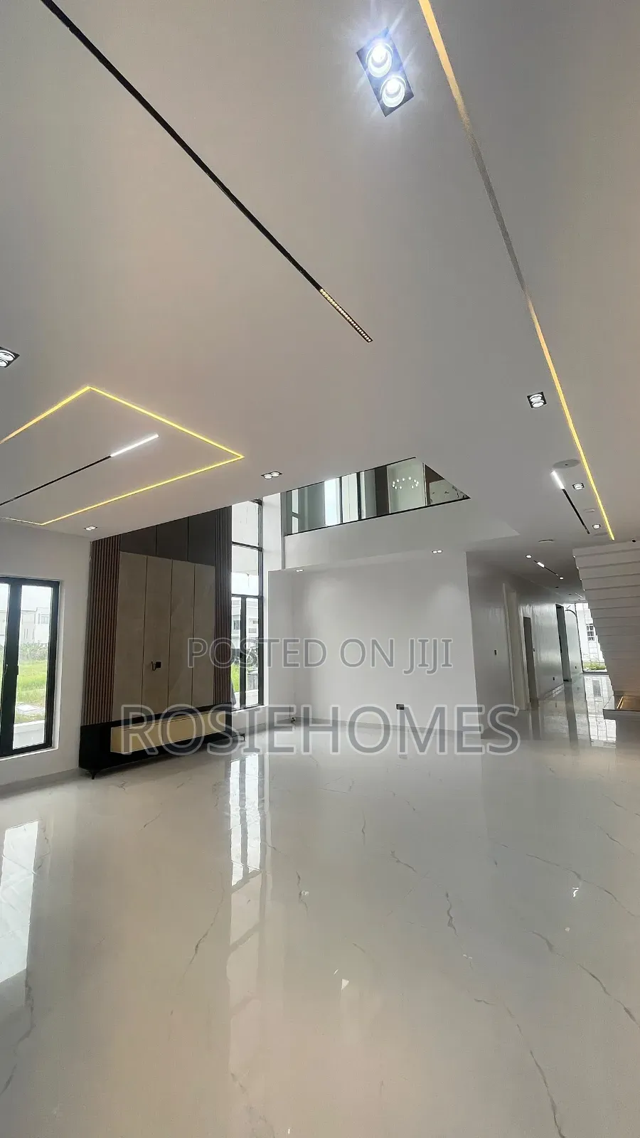5bdrm Duplex in Ikate for sale in Ikate