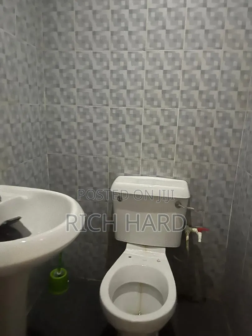 Hostel for Male in Abuja in Bunkoro