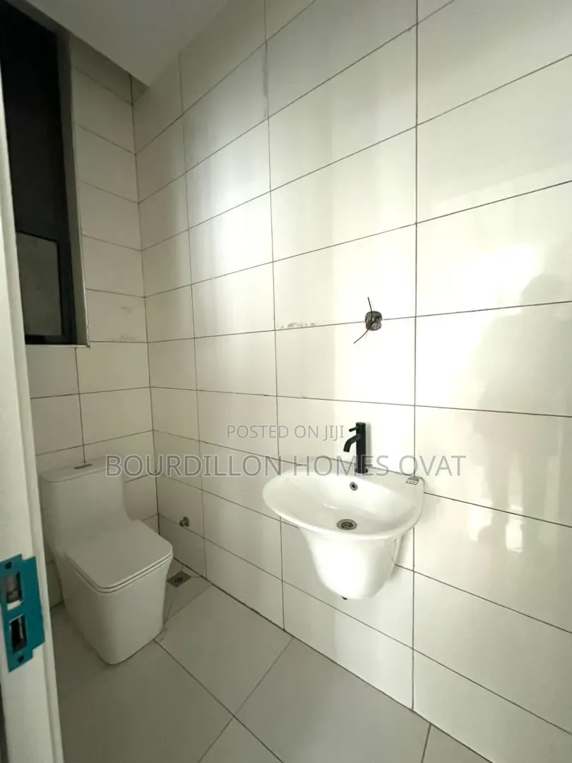 2bdrm Apartment in Lekki Phase 1 Lagos for sale in Lekki Phase 1