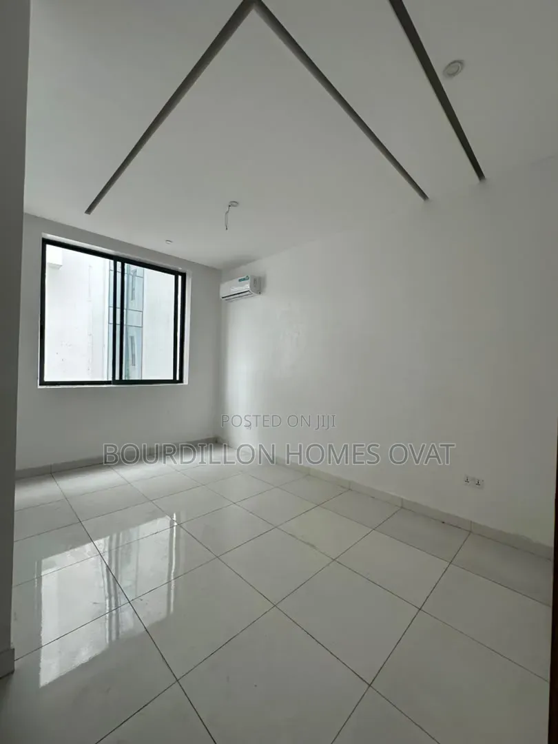 1bdrm Apartment in Lekki Phase 1 Lagos for sale in Lekki Phase 1