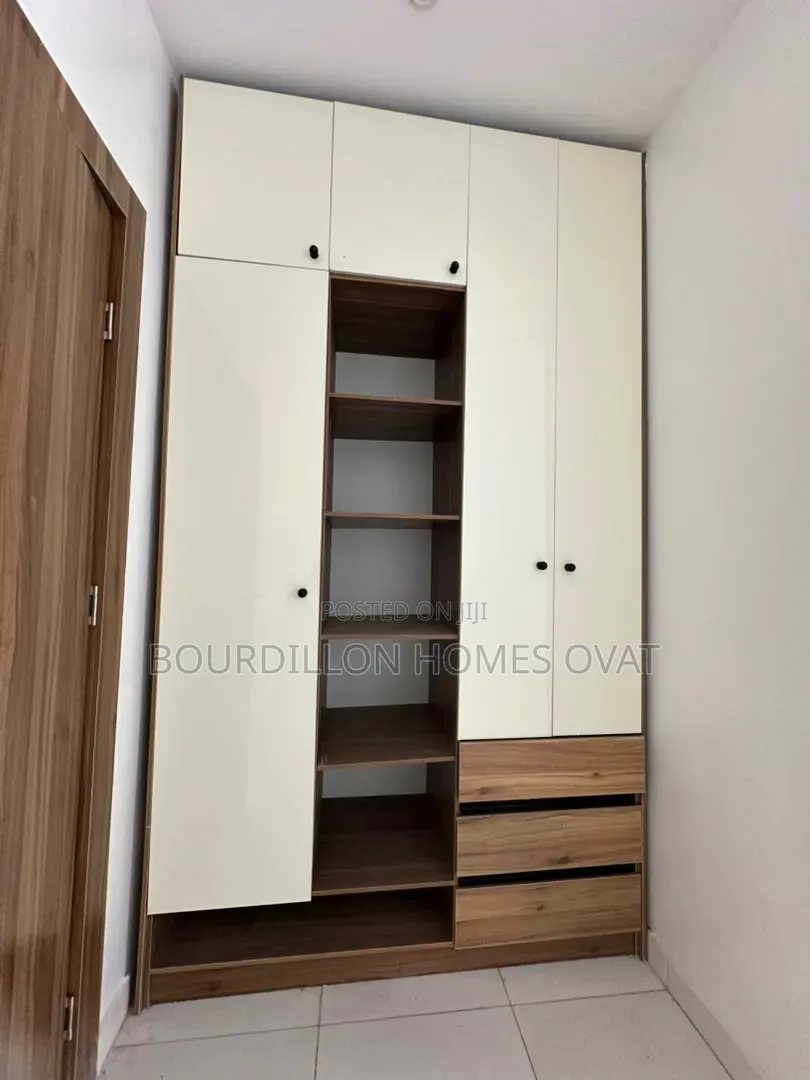1bdrm Apartment in Lekki Phase 1 Lagos for sale in Lekki Phase 1