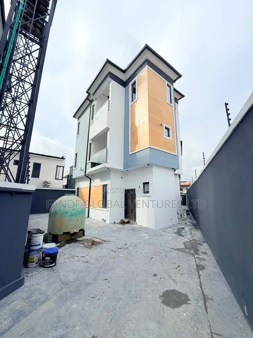4bdrm Duplex in Gbagada for sale in Gbagada