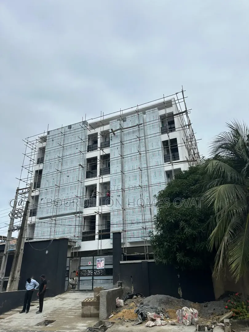 2bdrm Apartment in Lekki Phase 1 Lagos for sale in Lekki Phase 1