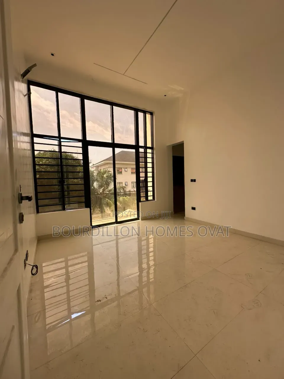 3bdrm Apartment in Lekki Phase 1 Lagos for sale in Lekki Phase 1