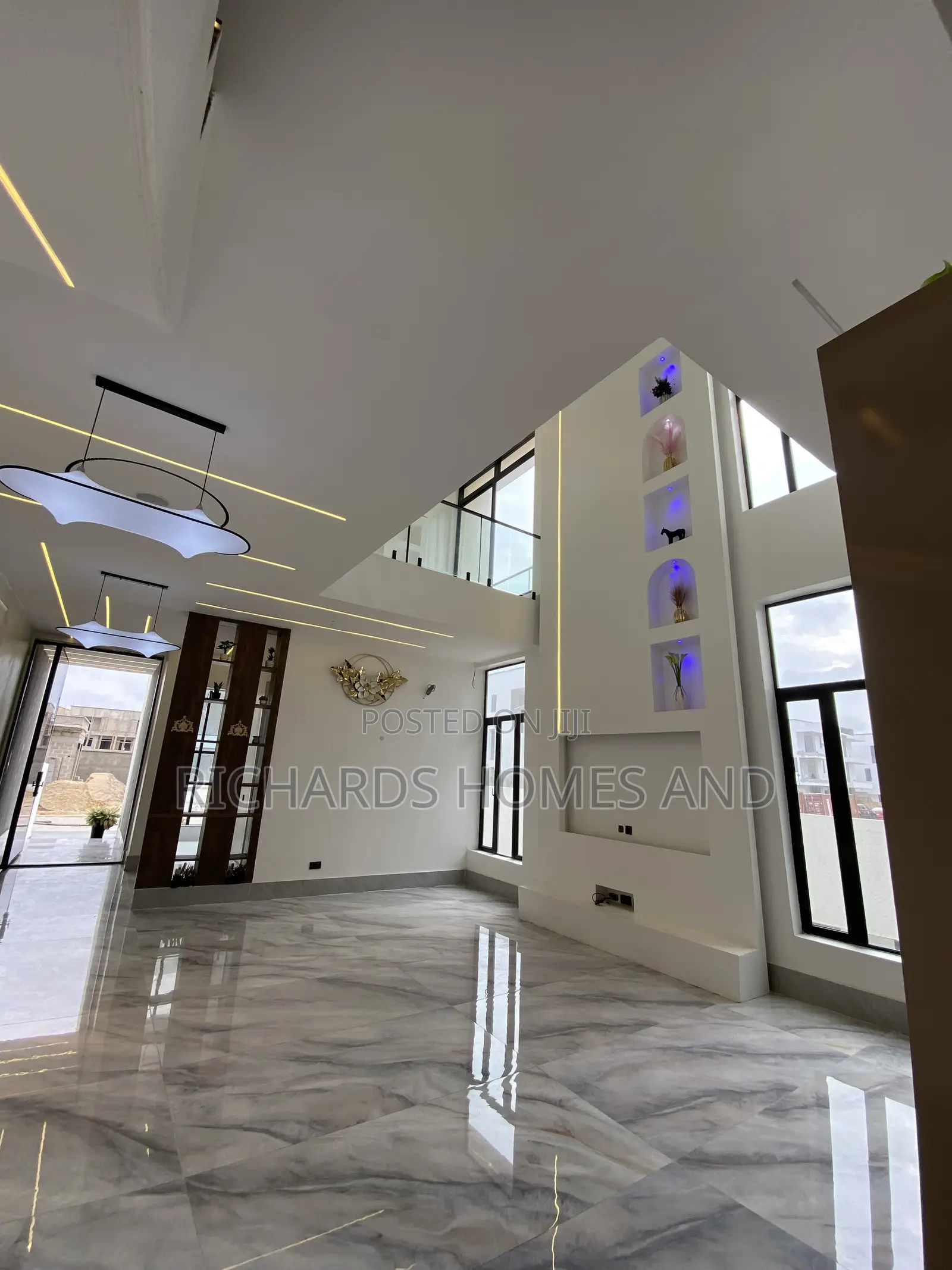 5bdrm Duplex in Lekki Phase 1 for sale in Lekki Phase 1