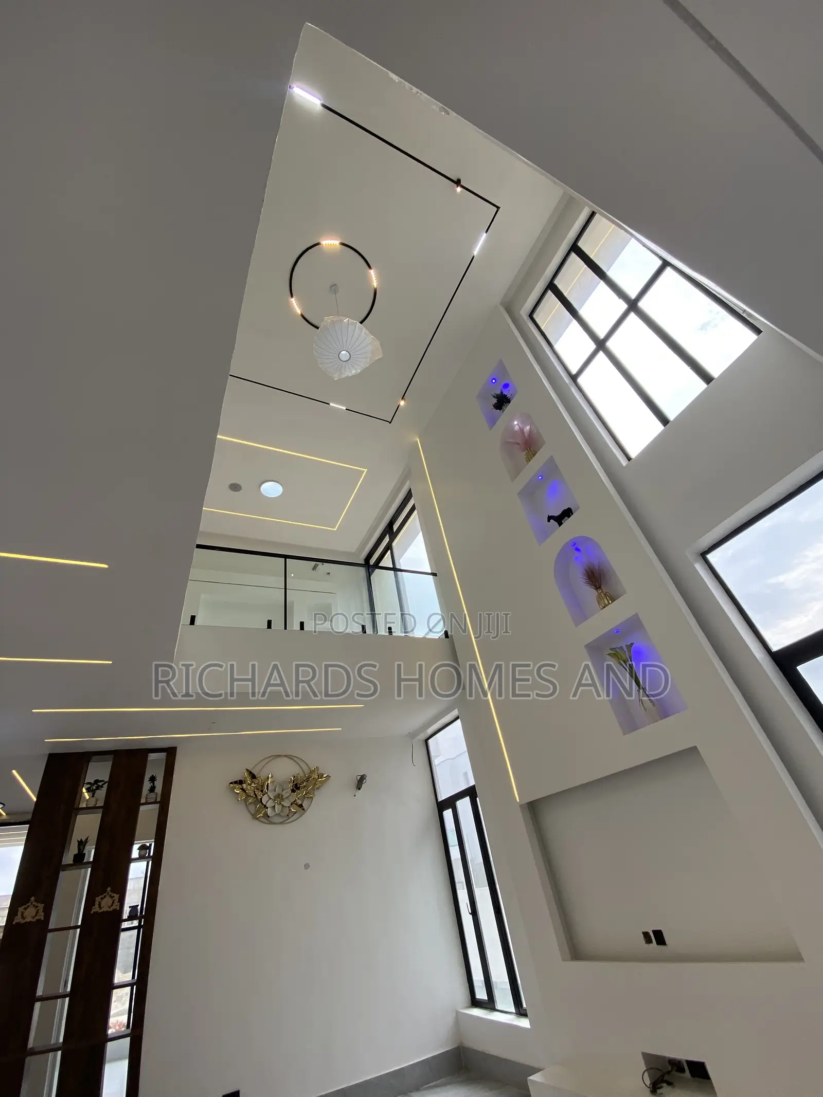 5bdrm Duplex in Lekki Phase 1 for sale in Lekki Phase 1