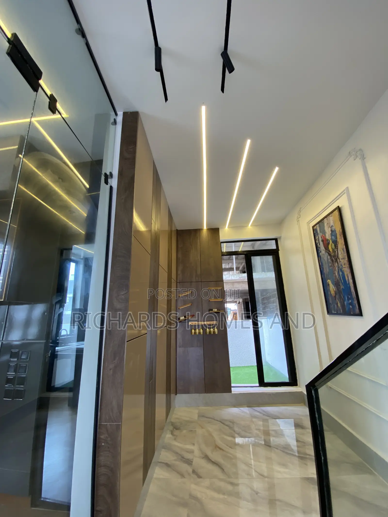 5bdrm Duplex in Lekki Phase 1 for sale in Lekki Phase 1