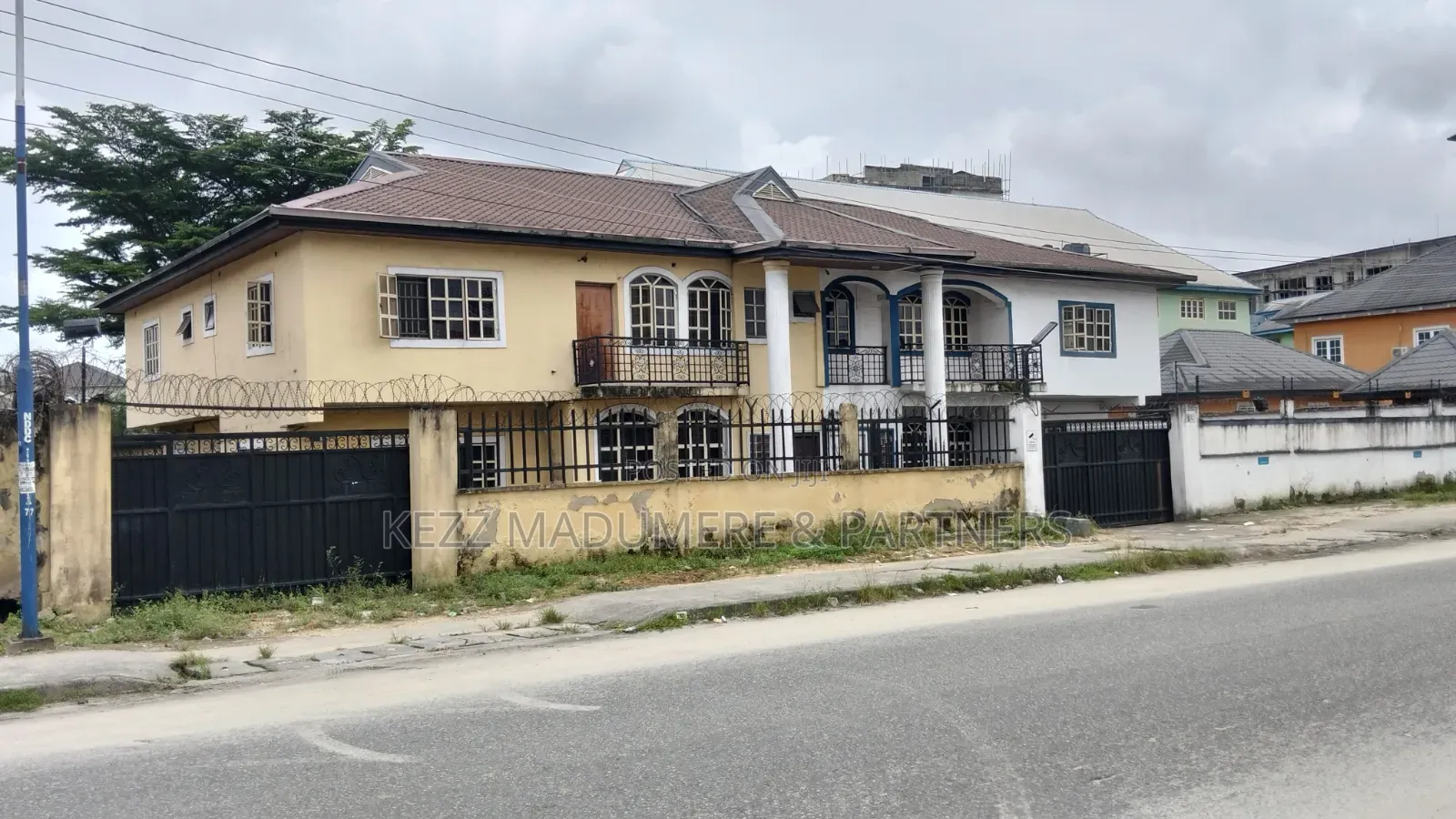 10bdrm Duplex in Stadium Road , Port for sale in Port-Harcourt