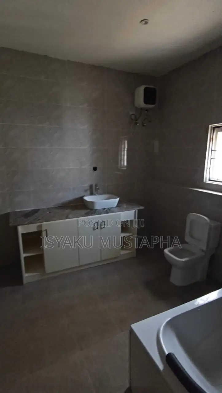 5bdrm Duplex in Peachville Gardens, Kaura for rent in Kaura