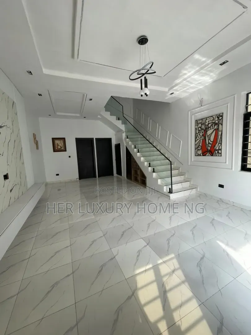 4bdrm Duplex in Ikota for sale in Ikota