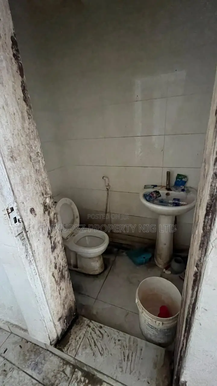 50sqm Showroom for Rent in Jakande