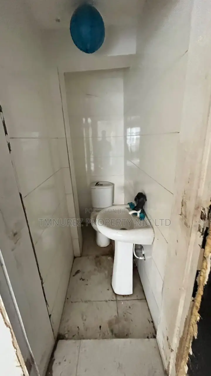 50sqm Showroom for Rent in Jakande