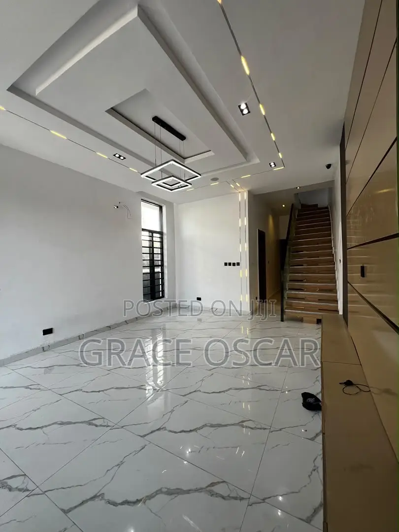 4bdrm Duplex in Ikota for sale in Ikota