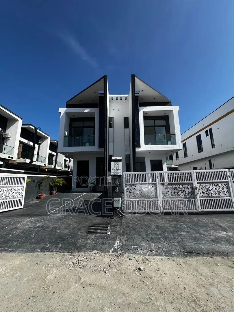 4bdrm Duplex in Ikota for sale in Ikota