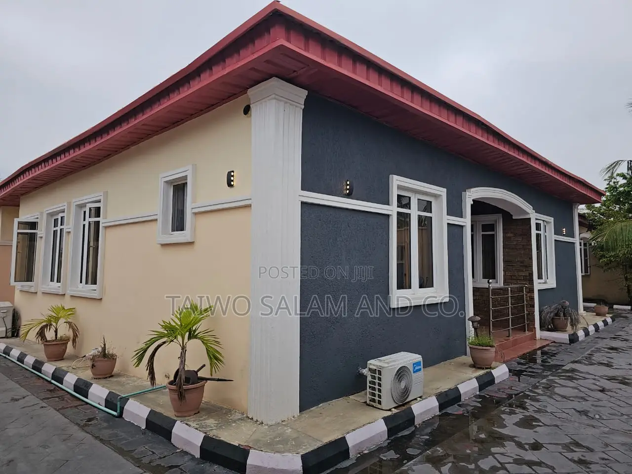 4bdrm Bungalow in Oluyole Estate for sale in Oluyole Estate