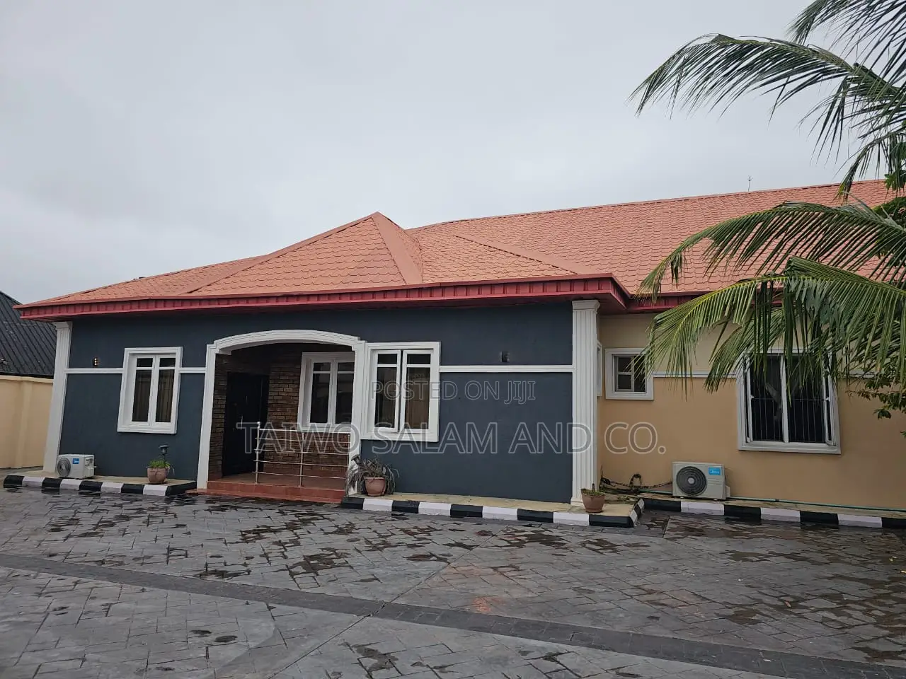 4bdrm Bungalow in Oluyole Estate for sale in Oluyole Estate