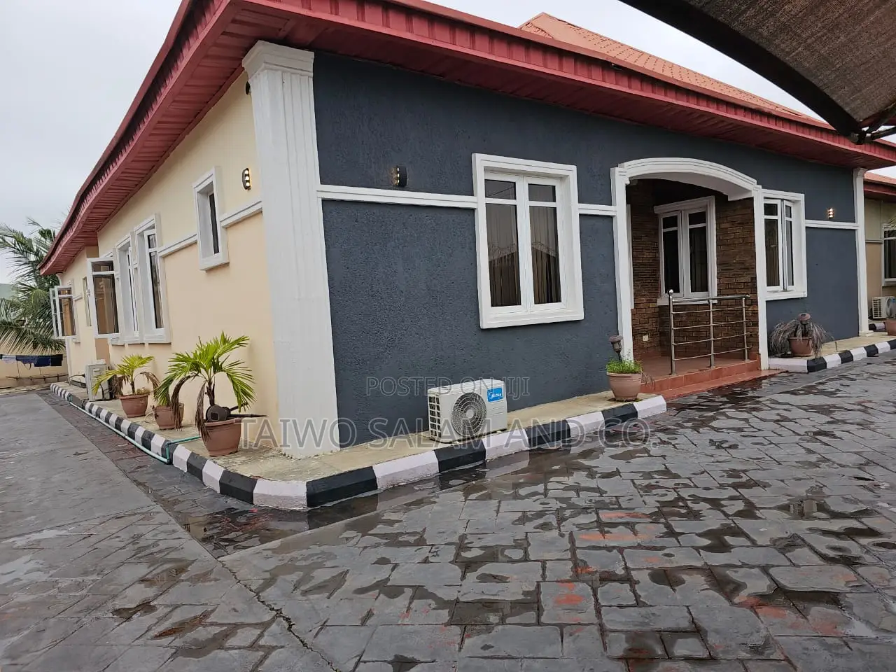4bdrm Bungalow in Oluyole Estate for sale in Oluyole Estate