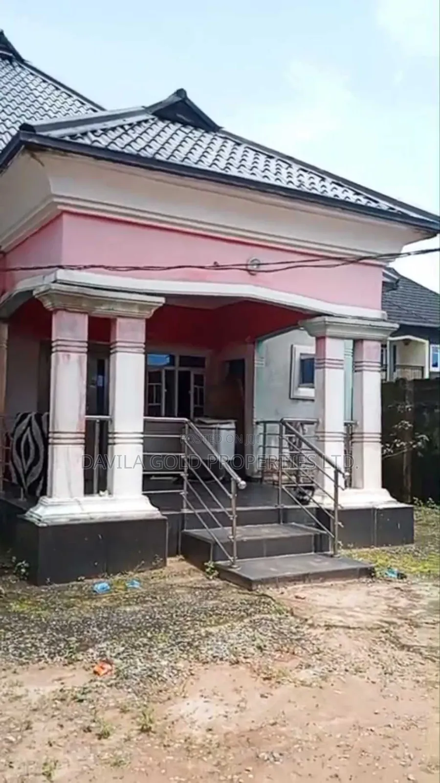 6bdrm Block of Flats in Benin City for sale in Benin City