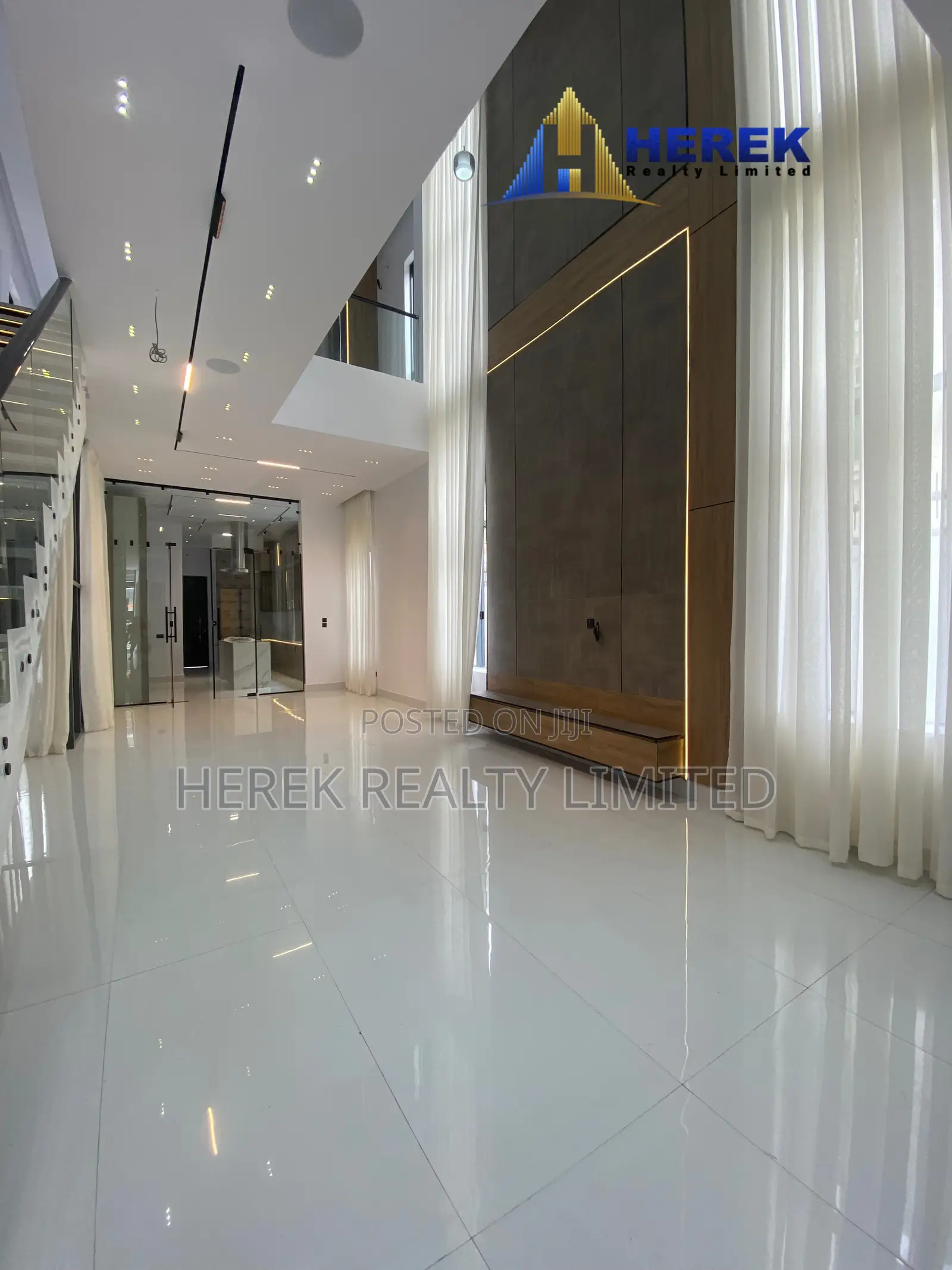 5bdrm Duplex in Ikota Villa for sale in Ikota
